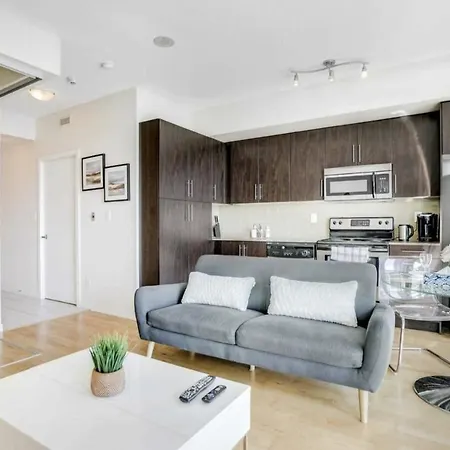 Heart Of Downtown Condo Close To Cn Tower